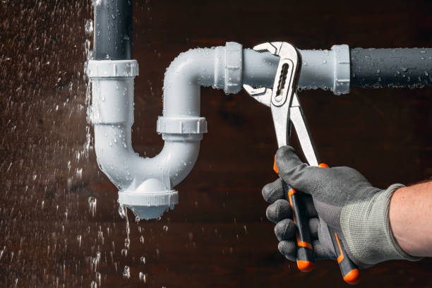 Professional Leak Detection technician working in Holbrook, PA